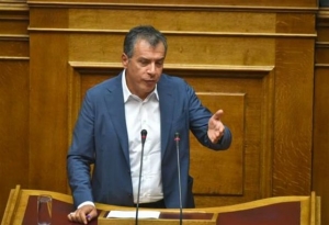 Θεοδωράκης: Οι λαϊκιστές χρειάζονται κανάλια, χρήματα, διαπλοκή