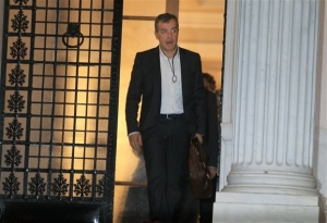 Θεοδωράκης:«Ο Τσίπρας να ψηφίσει Δήμα και εκλογές τον Φεβρουάριο»