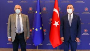 Μπορέλ – Τσαβούσογλου: Επικοινωνία για τις πυρκαγιές στην Αττάλεια