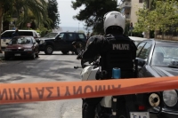 Γιατί οι αστυνομικοί δεν ανακάλυψαν τον ποινικό στην ντουλάπα