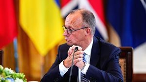 Σοβαρός κίνδυνος ασφάλειας κατά τον Φρίντριχ Μέρτς: Η ιστορία της μεταπολεμικής Γερμανίας