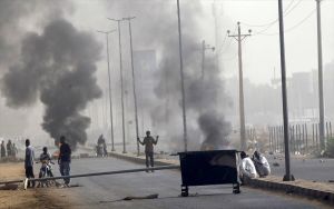 Επίτιμος πρόξενος Ελλάδας στο Σουδάν: «Δεν τολμάει κανείς να ανοίξει παράθυρο, μπορεί να θεωρηθεί αντίπαλος»