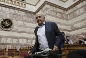 Φλαμπουράρης για το πόθεν έσχες: Οταν ορκίστηκα υπουργός οι μετοχές είχαν μεταβιβαστεί