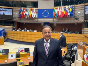 Ο Στέλιος Αγγελούδης στις Βρυξέλλες: Ο τουρισμός να έχει περιβαλλοντικό αποτύπωμα και να μην επιβαρύνει τις πόλεις