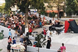 Οι κούκλες διασκέδασαν τα παιδιά στις πλατείες του Κιλκίς