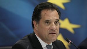 Γεωργιάδης στον ΣΚΑΪ: Υποχρεωτική η χρήση μάσκας και για τους πελάτες στα καταστήματα των Malls