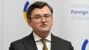 Ουκρανός ΥΠΕΞ: Σωστή η απόφαση της Renault να αναστείλει τη λειτουργία του εργοστασίου της στη Ρωσία
