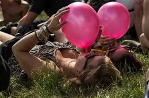 Κρήτη: Σε κρίσιμη κατάσταση 18χρονη τουρίστρια που εισέπνευσε «αέριο γέλιου»