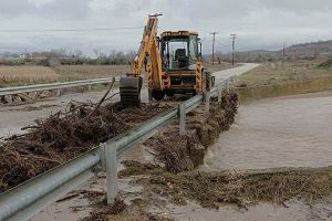 Απομακρύνθηκαν κλαδιά και φερτές ύλες από τις γέφυρες Σεβαστού, Ευκαρπίας – Τερπύλλου και Μεταξοχωρίου