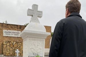 Επίσκεψη Βαρβιτσιώτη στο Βαλάντοβο: Τιμή στους Έλληνες που έπεσαν στη μάχη της Δοϊράνης