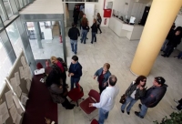 Δημόσιο: Το 61% είναι ιατροί, νοσηλευτές, εκπαιδευτικοί, ένστολοι και κληρικοί