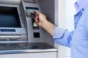 Στο δίνουν ως νόμιμο, δεν το παραλαμβάνουν ως ύποπτο!