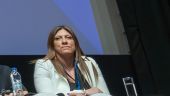 Ζ. Κωνσταντοπούλου: Όποια κι αν είναι η ερώτηση, η ανθρωπιά και η αγάπη είναι η απάντηση