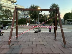 Θεσσαλονίκη: Σοβαρή δολιοφθορά σε παιδική χαρά στην Καλαμαριά