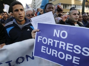 EE: Συμφωνία για μετεγκατάσταση 120.000 προσφύγων