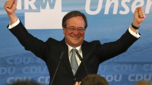Γερμανία: Κατηγορίες για ρατσιστικές δηλώσεις στον «διάδοχο» της Μέρκελ