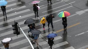 Άστατος καιρός με βροχές και σποραδικές καταιγίδες σε ηπειρωτικά, Εύβοια και Σποράδες