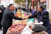 Επίσκεψη Θεοφίλου Τιρεκίδη στη λαϊκή αγορά της Αξιούπολης: Οι Λαϊκές Αγορές είναι (και) Πολιτισμός