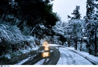 Χιόνια και ισχυρός παγετός σε όλη τη χώρα