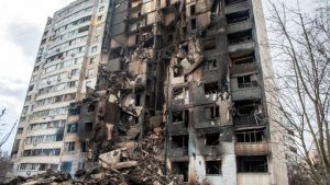Ουκρανία: Τρεις νεκροί και δέκα τραυματίες από ρωσικό βομβαρδισμό στο Χάρκοβο