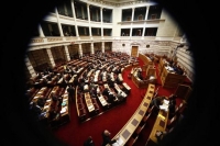 Προθεσμία δυο μηνών για την μεταβίβαση των περιουσιακών στοιχείων των off-shore δίνει η «διορθωτική» τροπολογία της κυβέρνησης (Live)