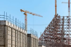 Καθυστερήσεις σε παγκόσμια κατασκευαστικά έργα λόγω κλειστών Στενών Ορμούζ