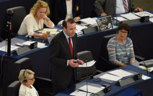 Βέμπερ για προσφυγικό: Υπό πίεση η Σένγκεν αν δεν υπάρξει πρόοδος στο έλεγχο των ροών