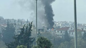 Εκδήλωση φωτιάς σε διαμέρισμα τρίτου ορόφου στην Πυλαία