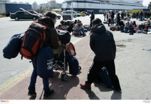 Τρία πλοία με πρόσφυγες και μετανάστες αναμένονται αργά το βράδυ στον Πειραιά