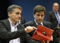 «Ψηφίστε περικοπές στις συντάξεις για να κλείσει η συμφωνία»