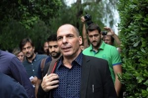 Βαρουφάκης: «Οι τράπεζες θα ανοίξουν την Τρίτη»