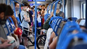 Covid-19: Ανησυχητική αλλά όχι εκτός ελέγχου η αύξηση κρουσμάτων στη Βρετανία
