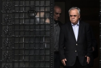 Σύσκεψη υπό τον Δραγασάκη για τον κλάδο της βιομηχανίας φαρμάκου