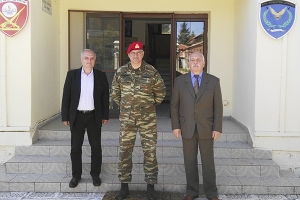 Οι έφεδροι αξιωματικοί στον ταξίαρχο της 71ης
