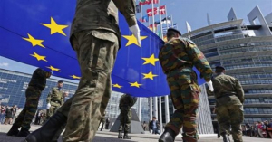 Συνεργασία Γαλλίας με 8 χώρες στο πεδίο της άμυνας