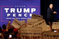 Πενς «αδειάζει» Τραμπ για τα περί «στημένων εκλογών» και «αθώας» Ρωσίας