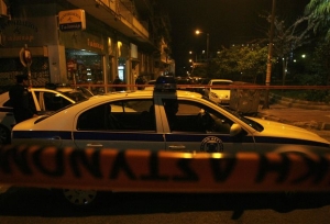 Επίθεση με γκαζάκια σε πολυκατοικία στην Ακαδημίας