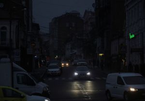 Ουκρανία: Διακοπές ρεύματος για εκατομμύρια πολίτες μετά τις ρωσικές επιθέσεις