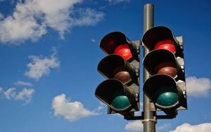 Εργασίες επισκευής της φωτεινής σηματοδότησης στη διασταύρωση των οδών 26ης Οκτωβρίου και Πολυτεχνείου (περιοχή Δικαστηρίων, Θεσσαλονίκη) αύριο (05/03)