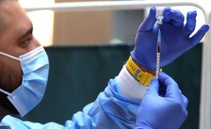 Οι ενισχυτικές δόσεις των εμβολίων Covid-19 παρέχουν σημαντική αύξηση της ανοσιακής προστασίας στους πλήρως εμβολιασμένους