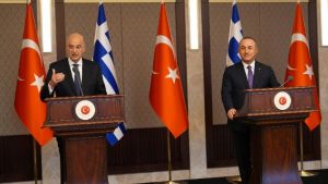 Δένδιας: Έστειλε τα συλλυπητήρια του στον Τσαβούσογλου για τους ανθρώπους που πέθαναν στις φωτιές