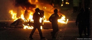 Deutsche Welle: Η οργή στα προάστια του Παρισιού