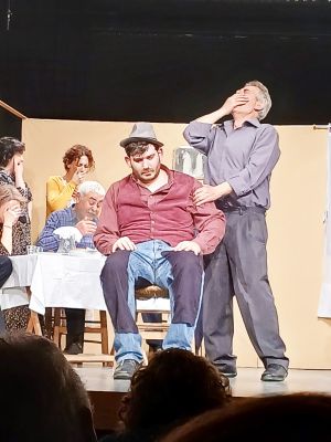 «Χωρίς εσέν’ κι’ ίνουμε χωρίς εσέν ‘κι ευτάγω» του Δημήτρη Νικοπολιτίδη από τους «Αργοναύτες» Κιλκίς στο 1ο πανελλαδικό φεστιβάλ Ποντιακού θεάτρου