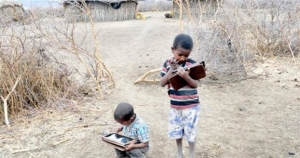 Αυξάνονται οι Ελληνες που υιοθετούν παιδιά από την Αιθιοπία