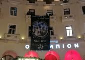 Θεσσαλονίκη: Γιγαντόπανο υπερ της κατάληψης Mundo Nuevo ανήρτησαν στο Ολύμπιον