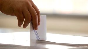 Ιστορική ισοπαλία κεντροδεξιάς και ακροδεξιάς στη Γερμανία, σύμφωνα με νέα δημοσκόπηση
