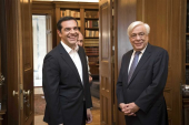 Τον Πρόεδρο για το Eurogroup ενημερώνει ο Πρωθυπουργός