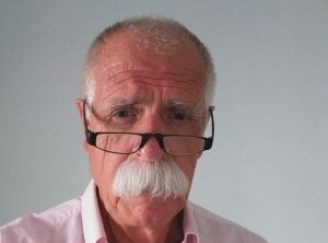 Παρακμάζουσα Κοινωνία