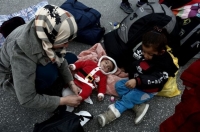 Πειραιάς: Μειωμένες οι προσφυγικές ροές, μέχρι τις αποβάθρες οι σκηνές