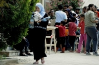 Στην Ελευσίνα από τον Πειραιά οι πρώτοι 42 πρόσφυγες